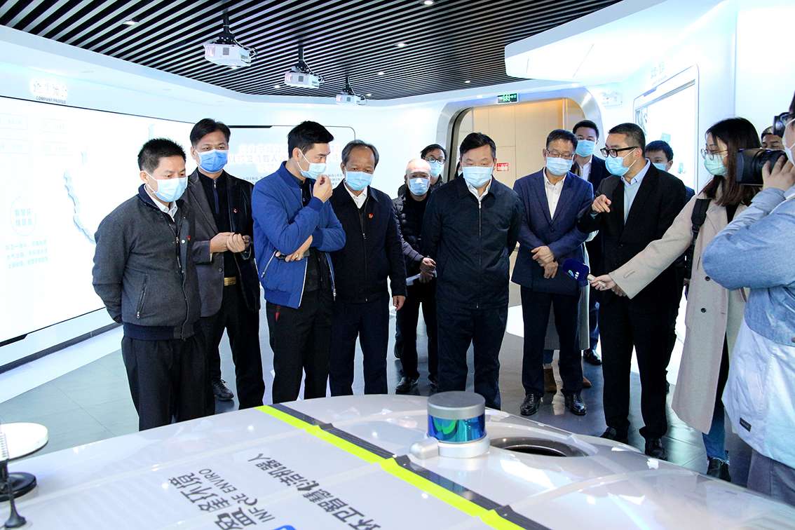 佛山市市长朱伟率队视察指导尊龙凯时环境复工抗疫工作，多款环卫消毒设备助力全国抗疫获赞！